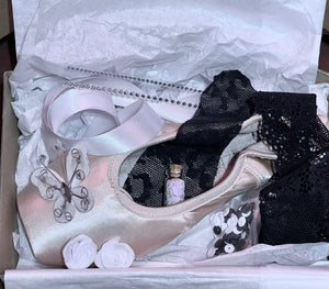 Total Dance Australia Pointe Shoe Decorating Kit - Detail