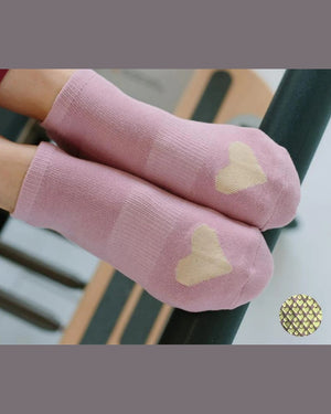 Move Active Grip Socks - Classic Low Rise Non Slip - Close-up