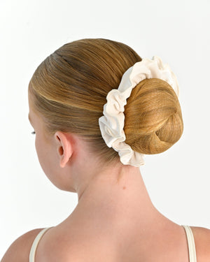 Aurora Velvet Scrunchie - Ivory