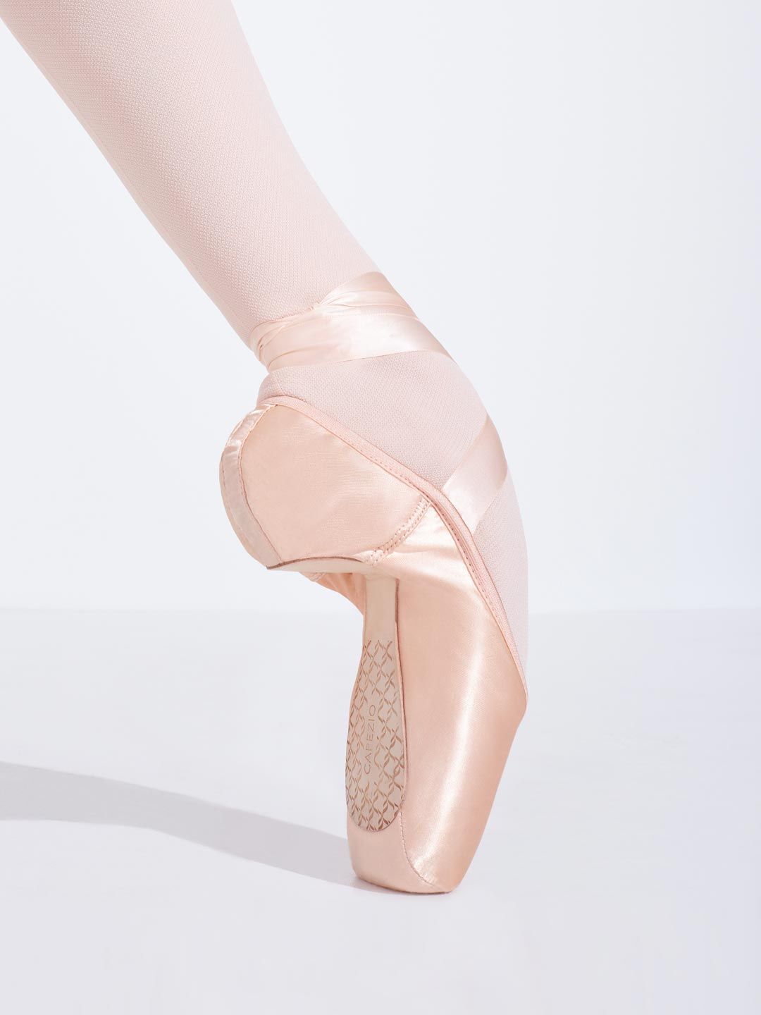 Capezio Cambré - 1128W Pointe Shoe with #4 Shank and Broad Toe Box - Pointe Shoes