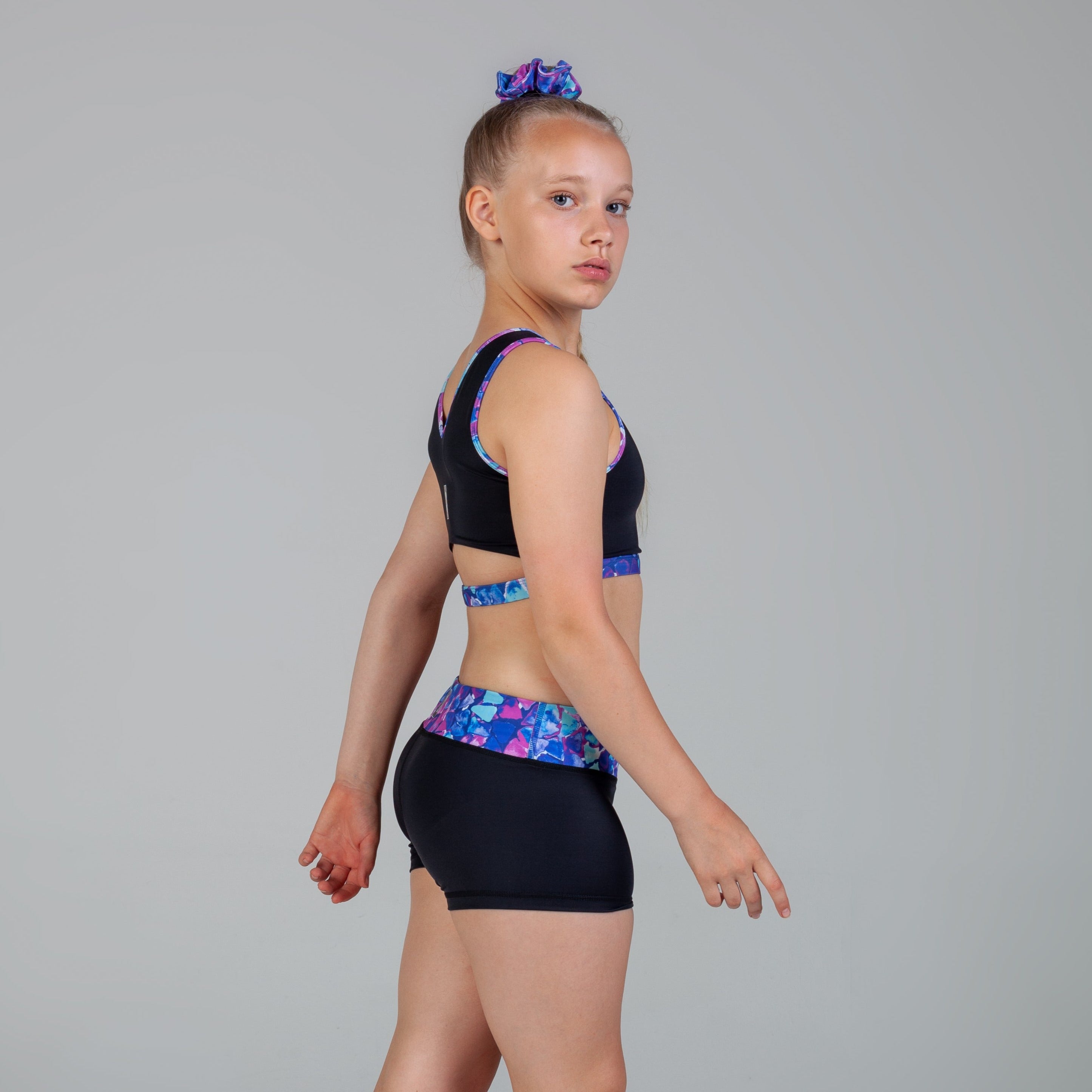 Scout Active Dash Active Short Girls - Coral Coast & Black - Shorts - Side