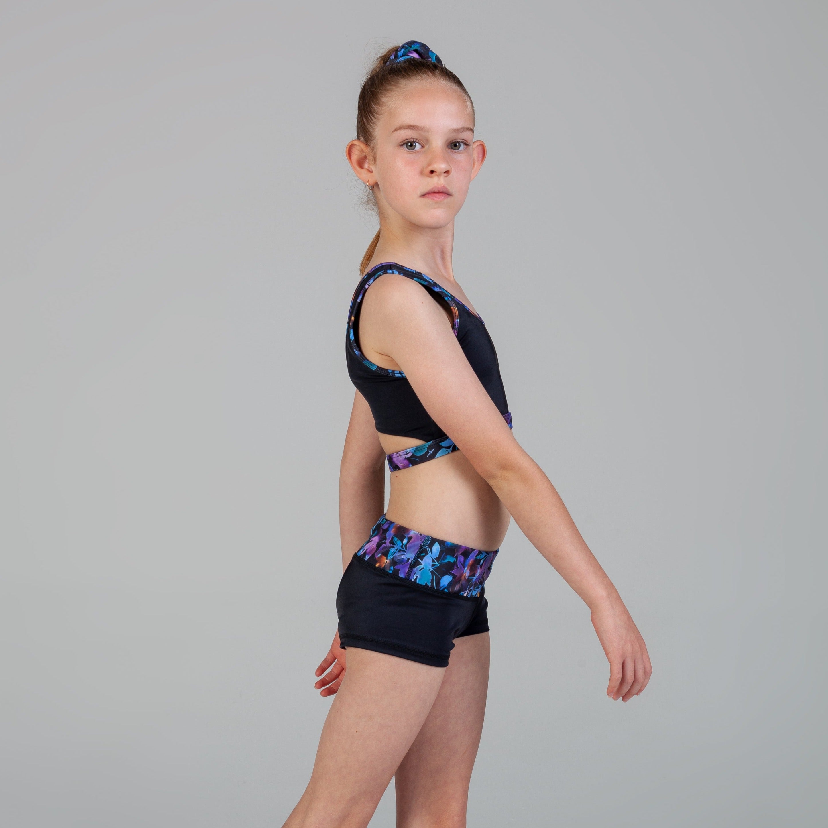 Scout Active Dash Active Short Girls - Florida Floral & Black - Shorts - Side